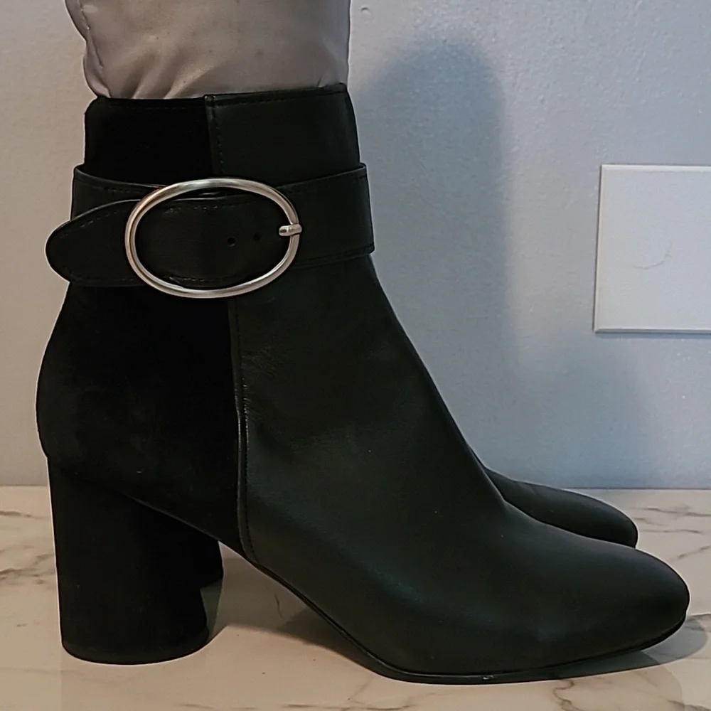 Donald Pliner Gabe Black Leather Suede Ankle Strap Buckle Boots Heel Booties 10